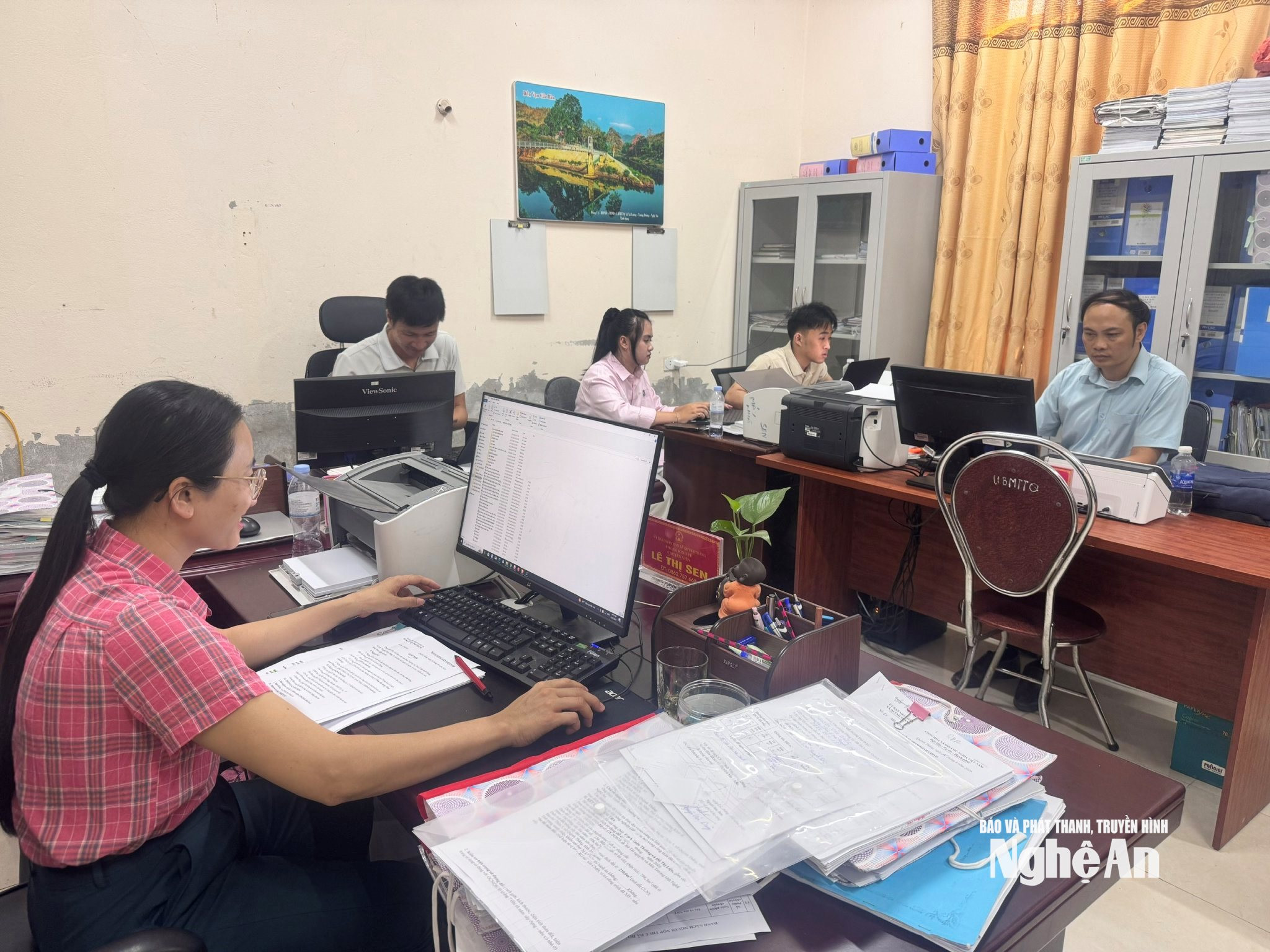  cán bộ xử lý