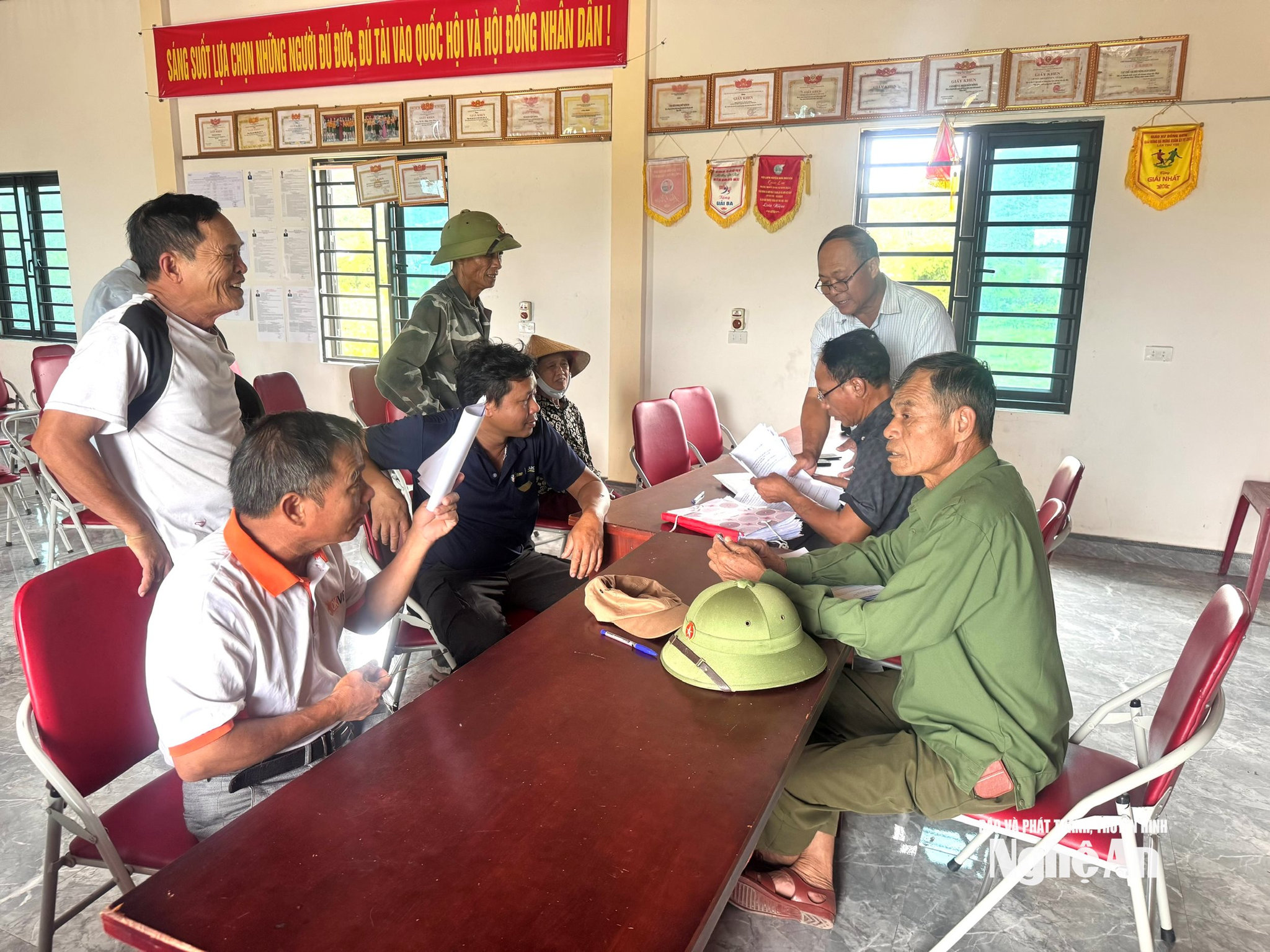  Người dân xã Yên Trung
