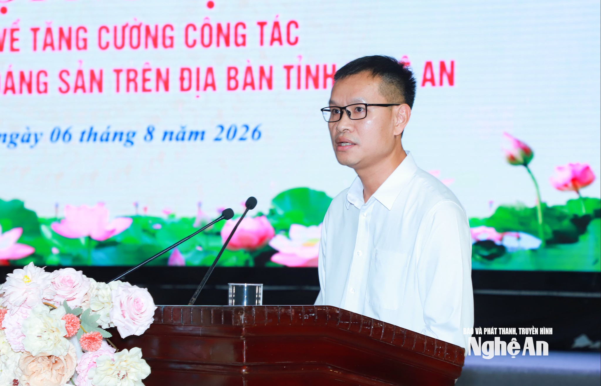 &Ocirc;ng Nguyễn Hồng Nguy&ecirc;n - Ph&oacute; Tổng gi&aacute;m đốc của C&ocirc;ng ty TNHH VSIP Nghệ An n&ecirc;u &yacute; kiến về nhu cầu vật liệu x&acirc;y dựng. Ảnh: Th&agrave;nh Duy