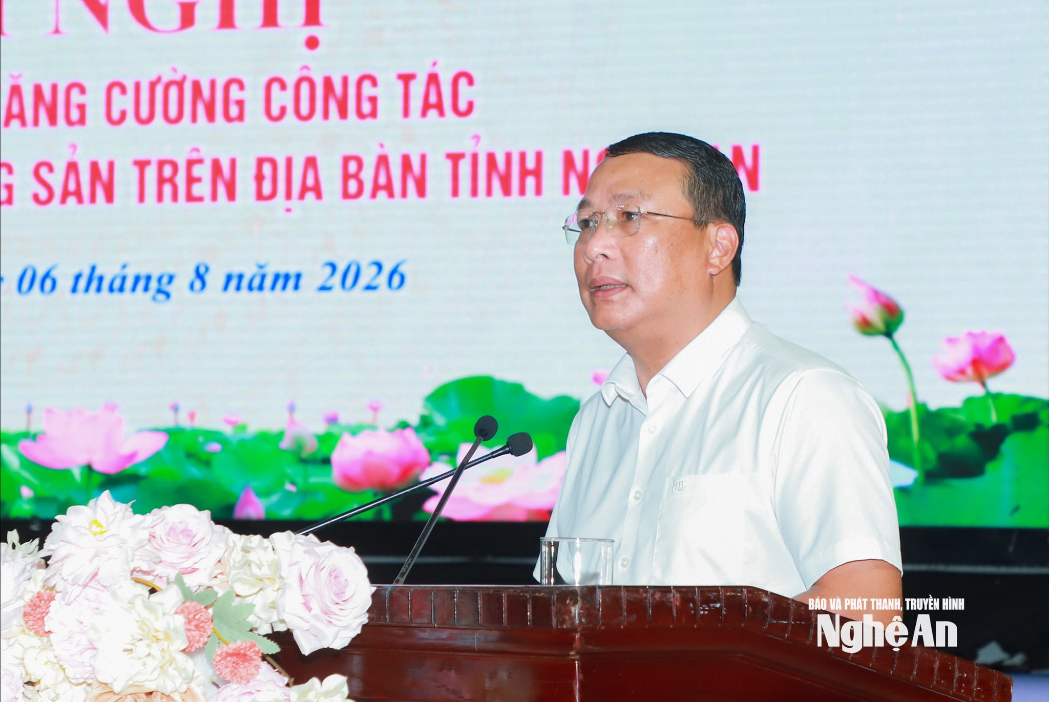 Đồng ch&iacute; Phạm Hồng Quang - Ủy vi&ecirc;n Ban Thường vụ Tỉnh ủy, Gi&aacute;m đốc Sở X&acirc;y dựng ph&aacute;t biểu tại hội nghị. Ảnh: Th&agrave;nh Duy