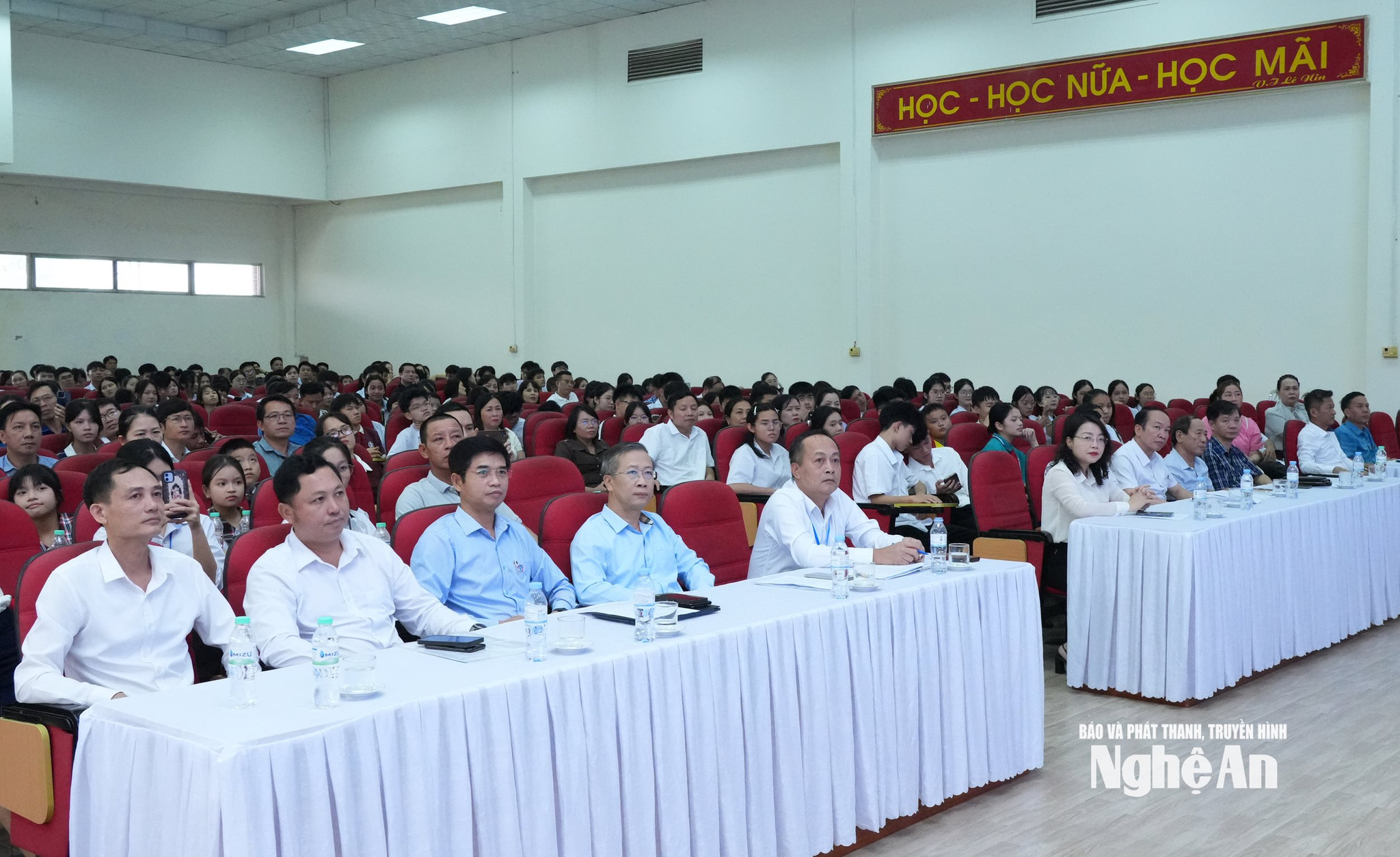  đại biểu