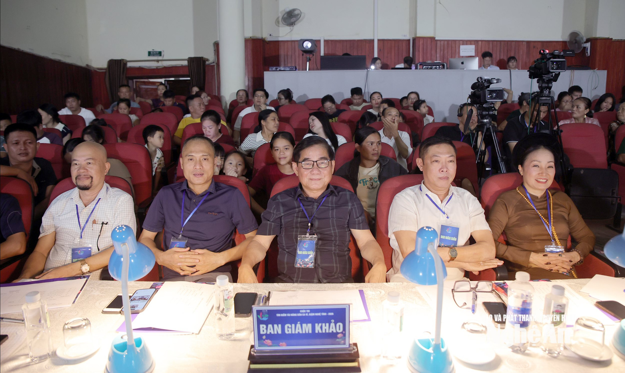 đ&ecirc;m chung khảo 9