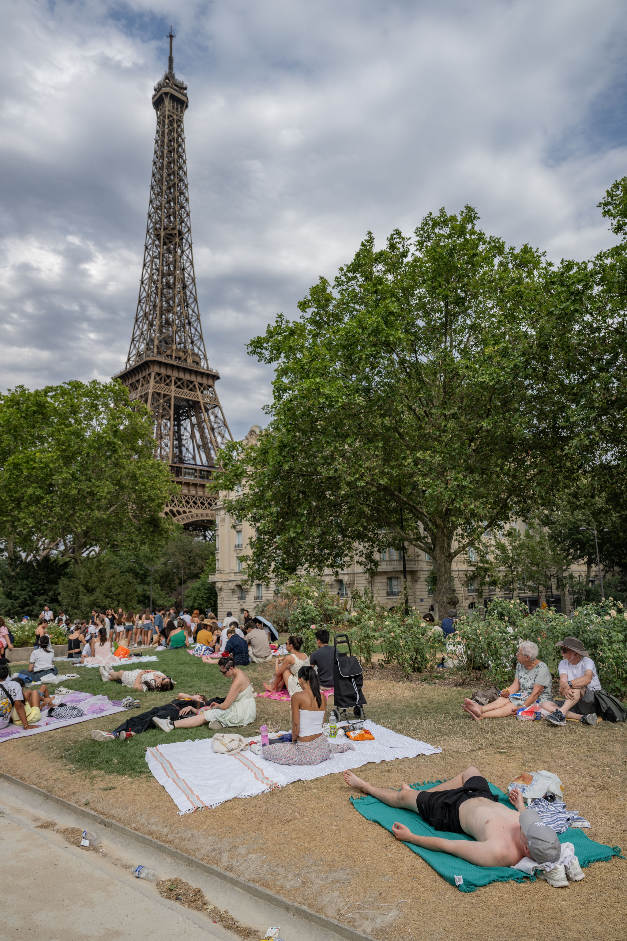 afp__20260713__c23p6gg__v3__highres__topshotfranceweatherclimateheatwavetourism.jpg