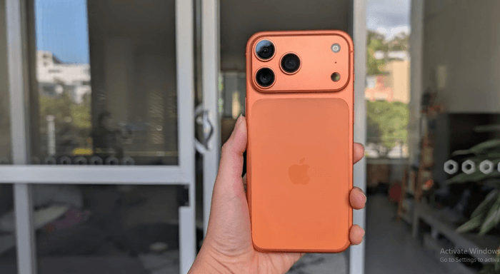 iPhone 17 Pro Max sở hữu dung lượng RAM 12GB đáp ứng mượt mà các tác vụ AI