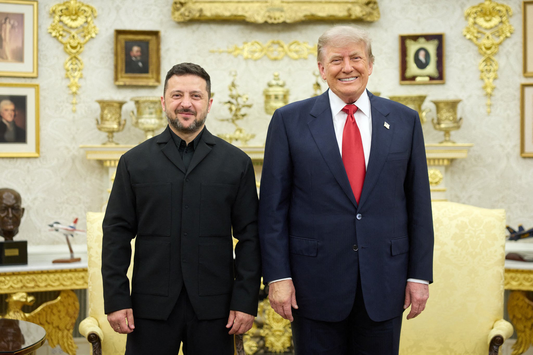 Tổng thống Ukraine Zelensky và Tổng thống Mỹ Donald Trump trong một cuộc gặp ở Washington, Mỹ. Ảnh: AFP.