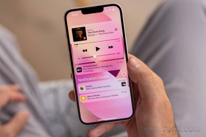 iPhone 13 sở hữu màn hình OLED và chip A15 Bionic