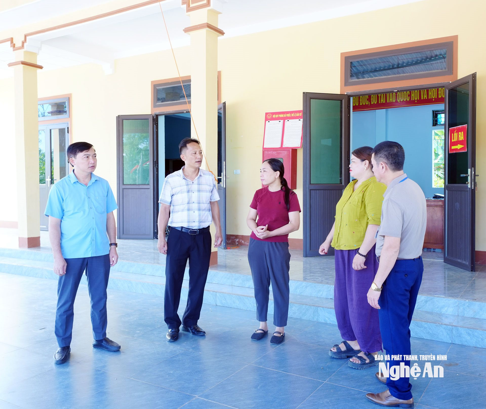Thường trực HĐND và UBND xã Nghĩa Mai