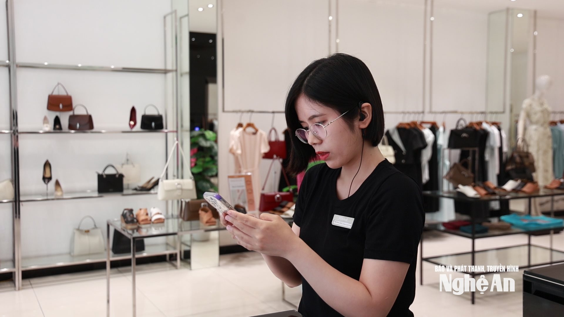  Bán hàng đa kênh kết hợp offline và online