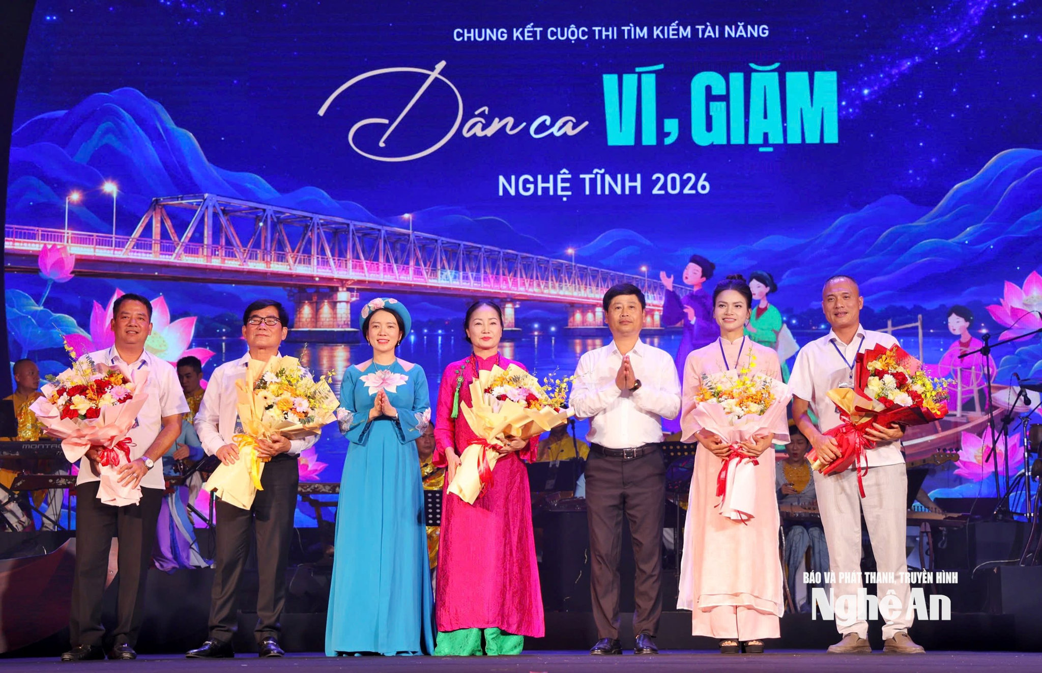 ảnh 1b trao giải