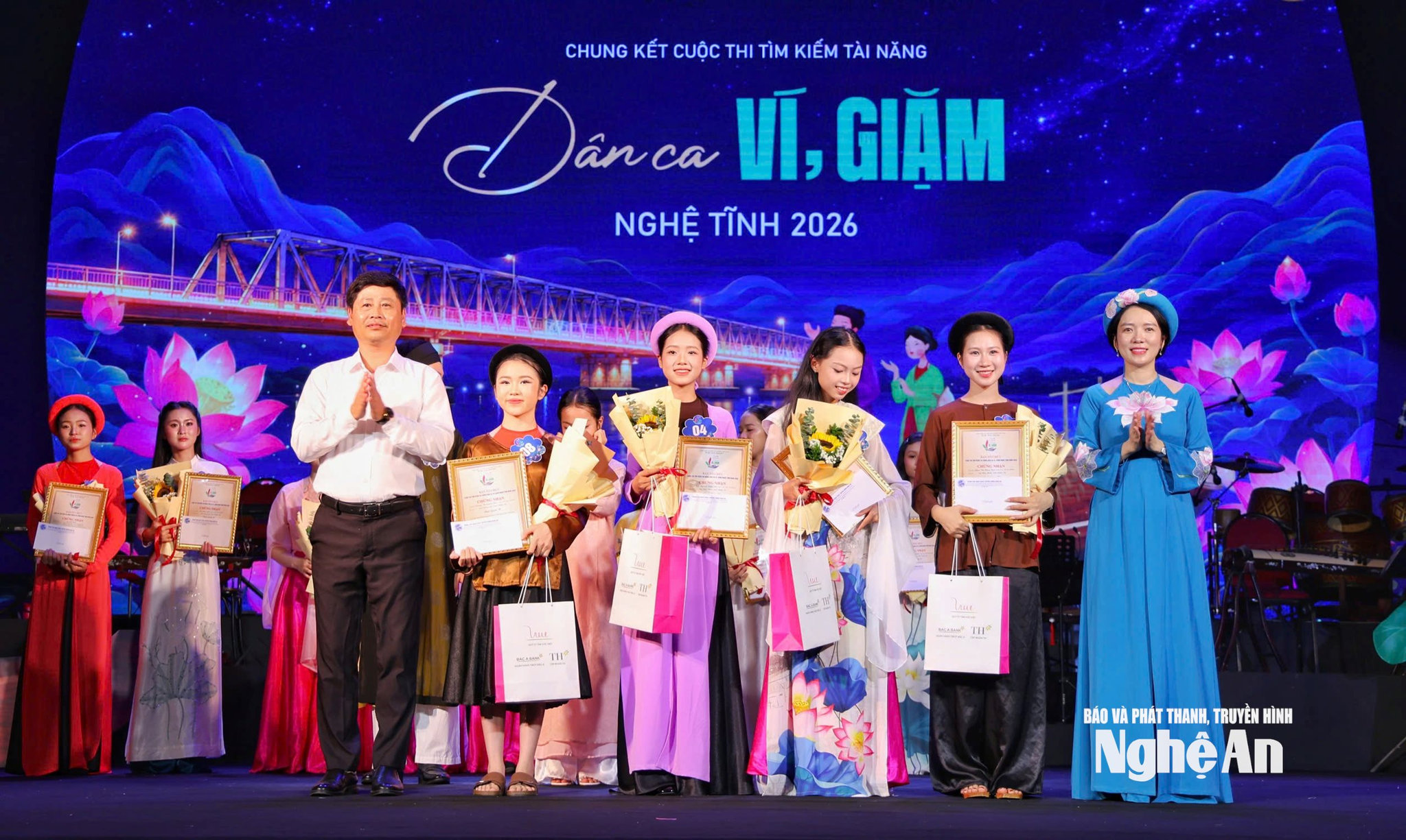 giải B