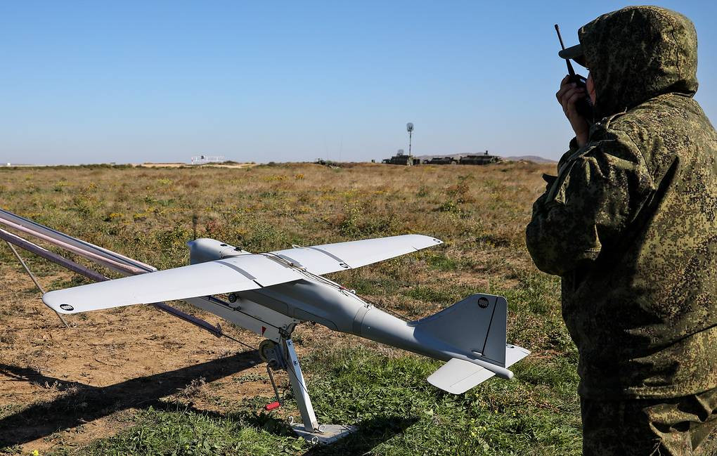 Binh sĩ Nga điều khiển UAV