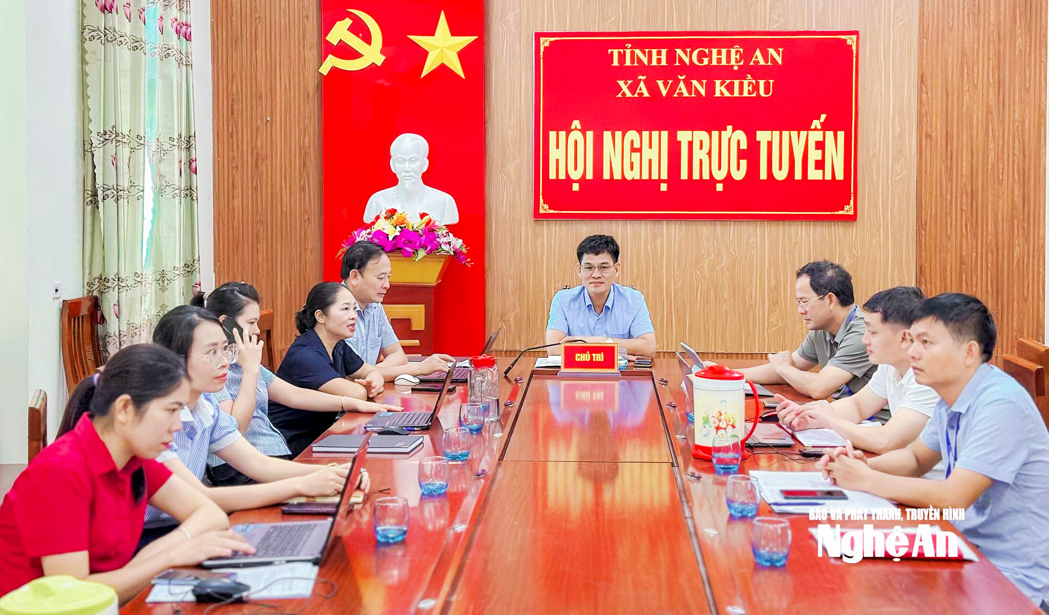 Đảng uỷ xã Văn Kiều tham dự Hội nghị trực tuyến 'Ứng dụng trí tuệ nhân tạo cho cán bộ các cấp uỷ và cơ quan Đảng'. Ảnh GH