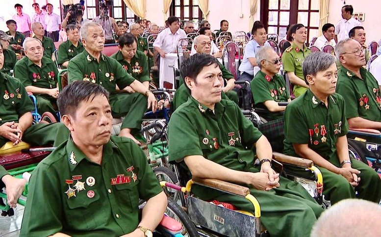 người có công .jpg