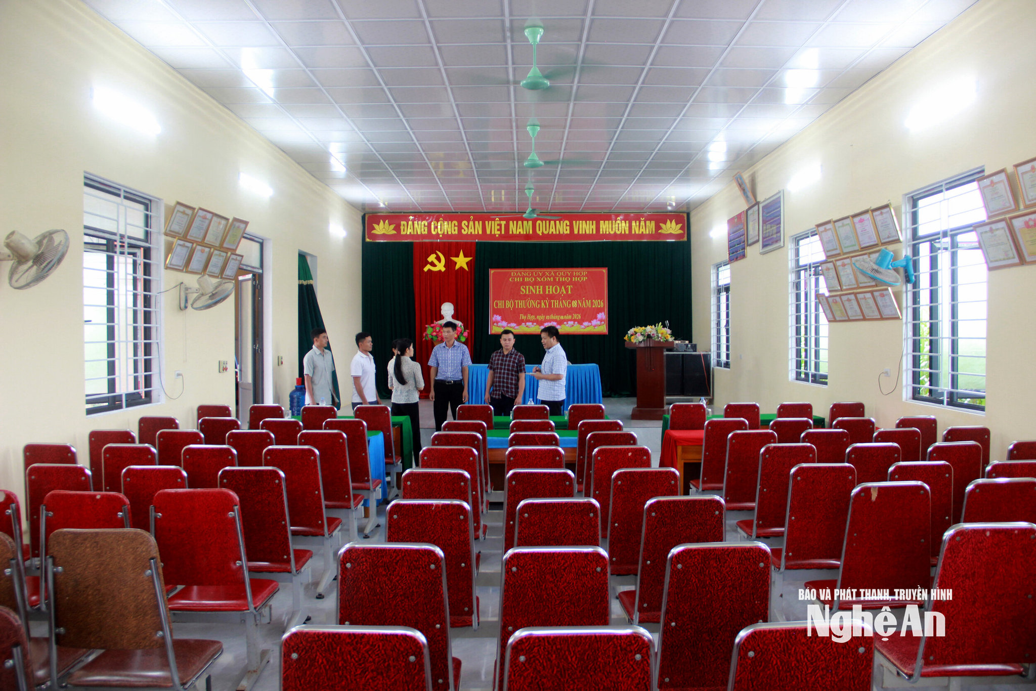 Quỳ hợp 4