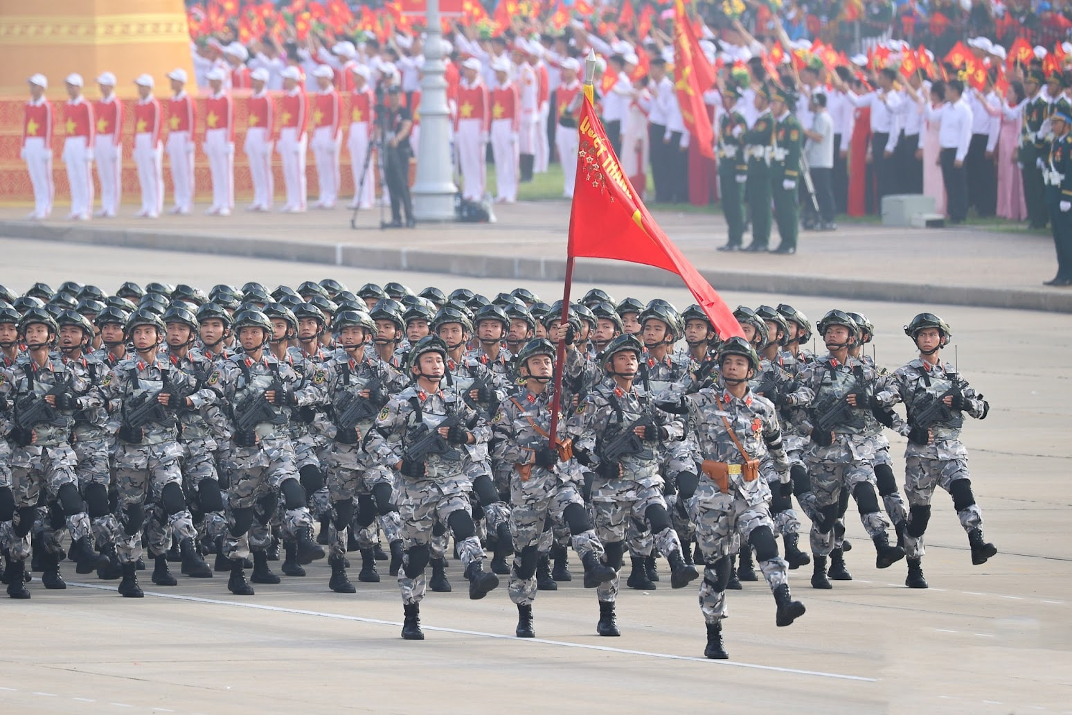Khối chiến sĩ Đặc nhiệm dù tham gia diễu binh trên biển (A80) chào mừng kỷ niệm 80 năm Cách mạng Tháng Tám thành công và Quốc khánh nước CHXHCN Việt Nam. Ảnh VGP-Nhật Bắc