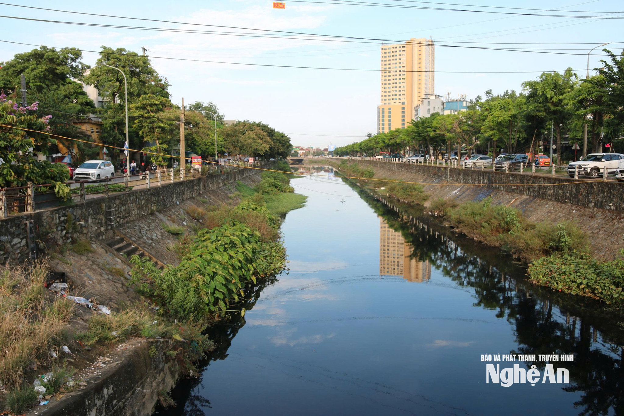 Tuyến kênh Bắc trên địa bàn đô thị Vinh. Ảnh: Q.A