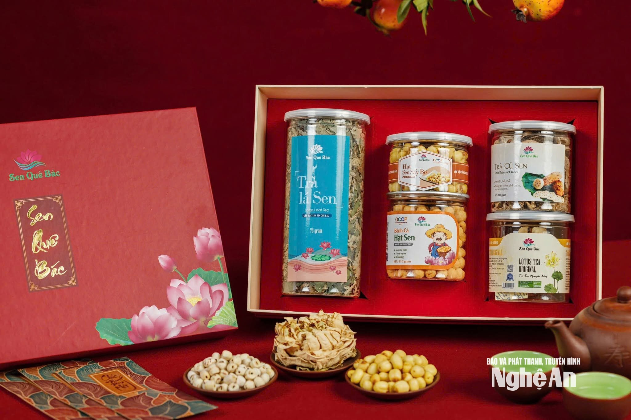 HTX Nông nghiệp Sen Quê Bác (Kim Liên) bảo tồn hơn 60 giống sen, phát triển sen thành nguồn thực phẩm, nguyên liệu và dược liệu với 15 sản phẩm, nhiều sản phẩm đạt OCOP 3 sao, 4 sao. Ảnh: T.P và CSCC