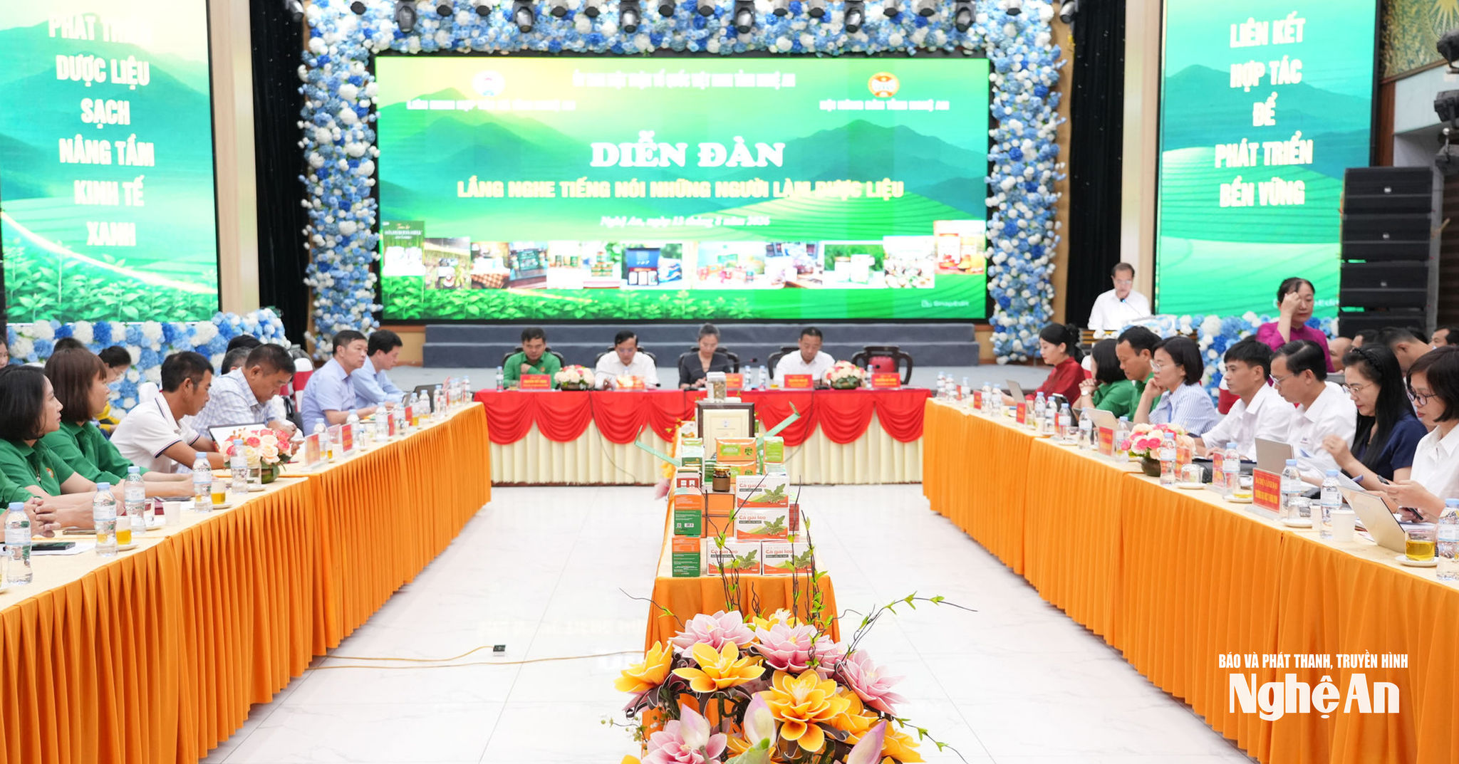 Hoi thao duoc lieu