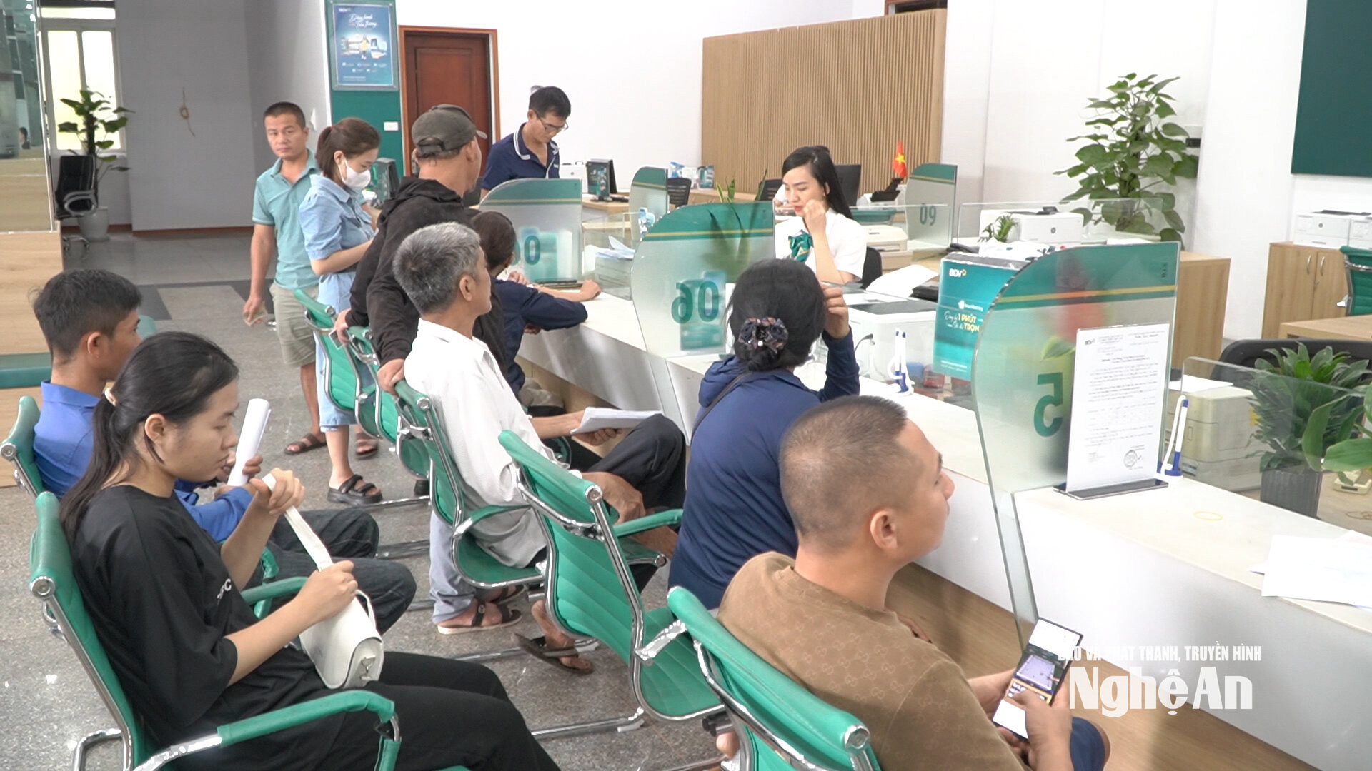 Giao dịch tại các ngân hàng thương mại