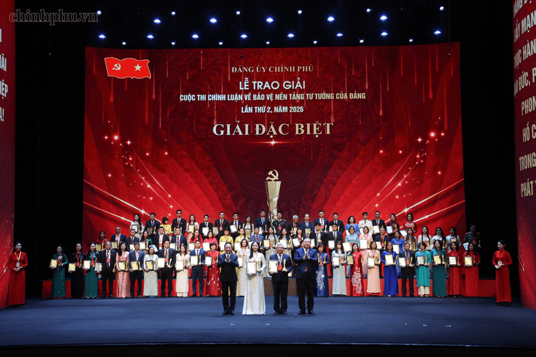Nghị quyết của Bộ Chính trị về Chiến lược công tác tư tưởng trong bối cảnh mới- Ảnh 1.