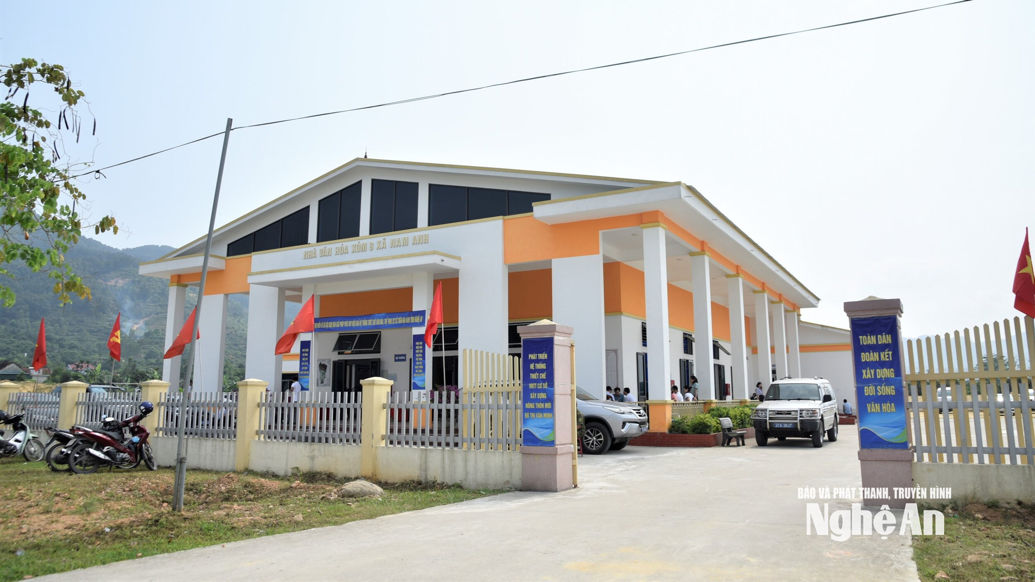 Nhà văn hóa xóm 8 xã Nam Anh (Nam Đàn) - một trong những nhà văn hóa thôn, xóm kiểu mẫu trên địa bàn tỉnh.
