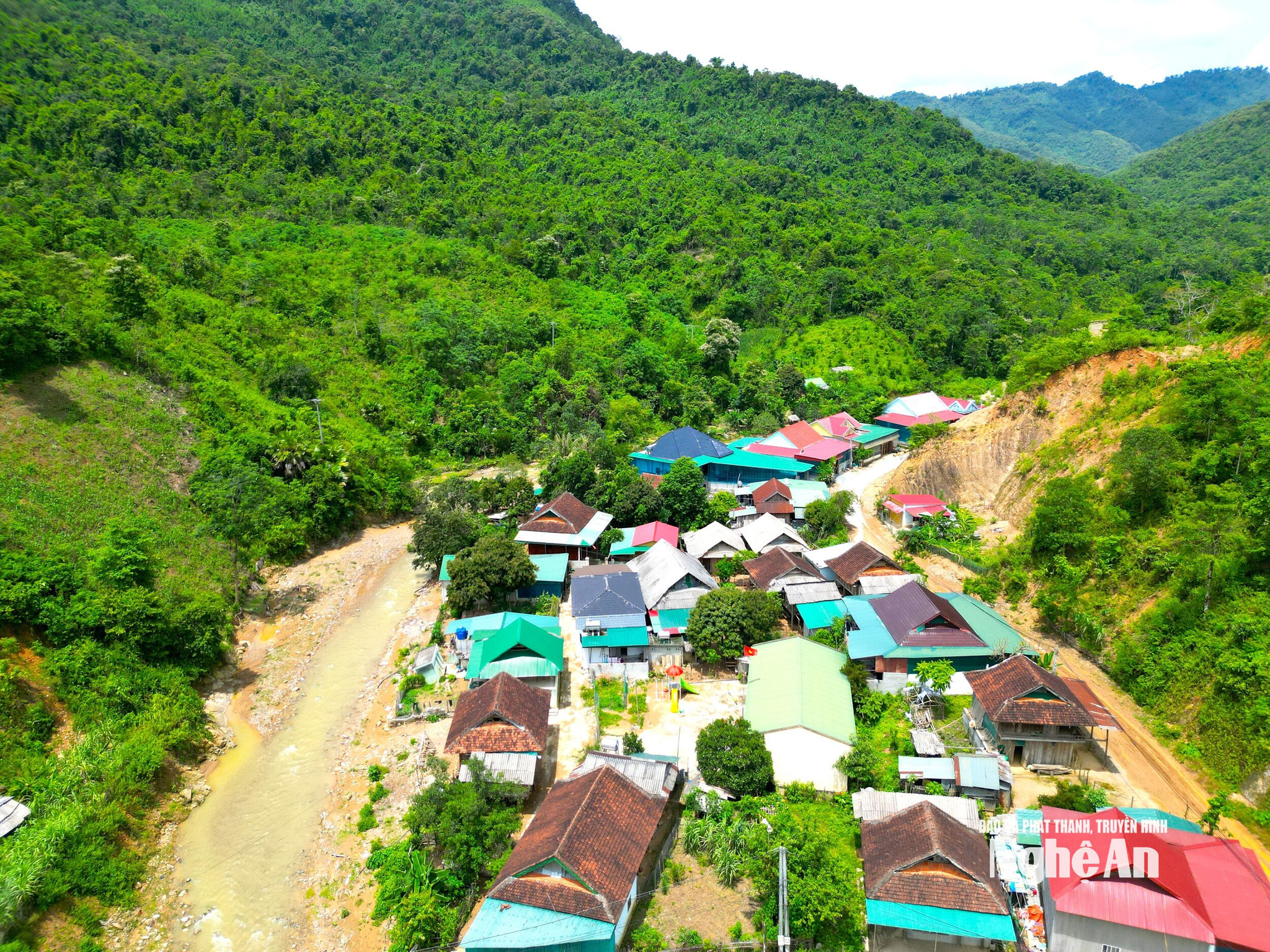 Khu vực bản Đửa, xã Lượng Minh sống ven khe suối, nguy cơ lũ quét cao. Ảnh Văn Trường