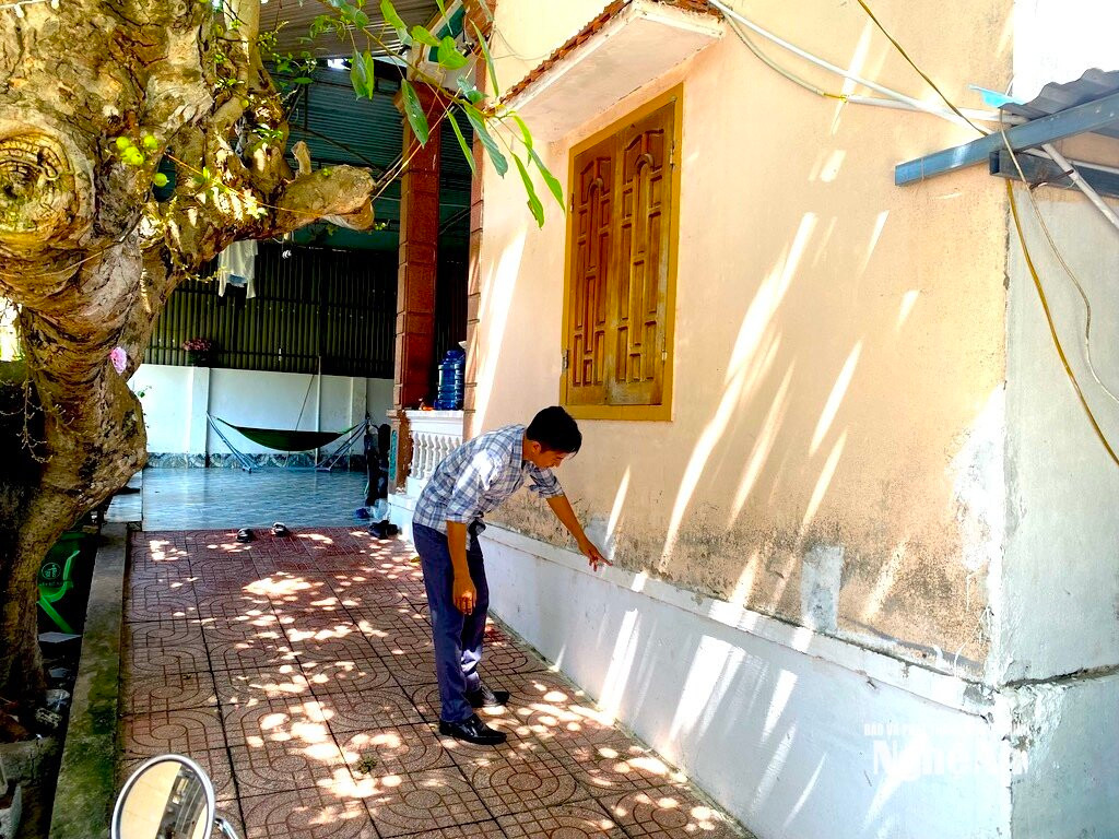 người dân xã Thiên Nhẫn nâng nền nhà cao hơn để tránh lũ, ảnh; văn trường