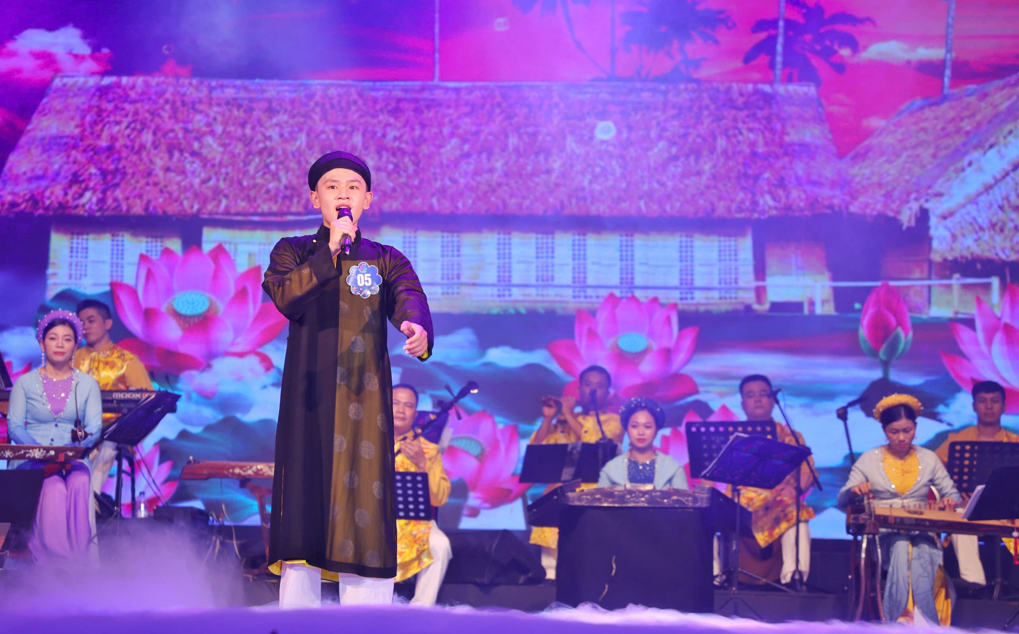 Quán quân Nguyễn Công Anh (SN 2011), đến từ xã Kim Liên trong đêm Chung kết. Ảnh Đức Anh