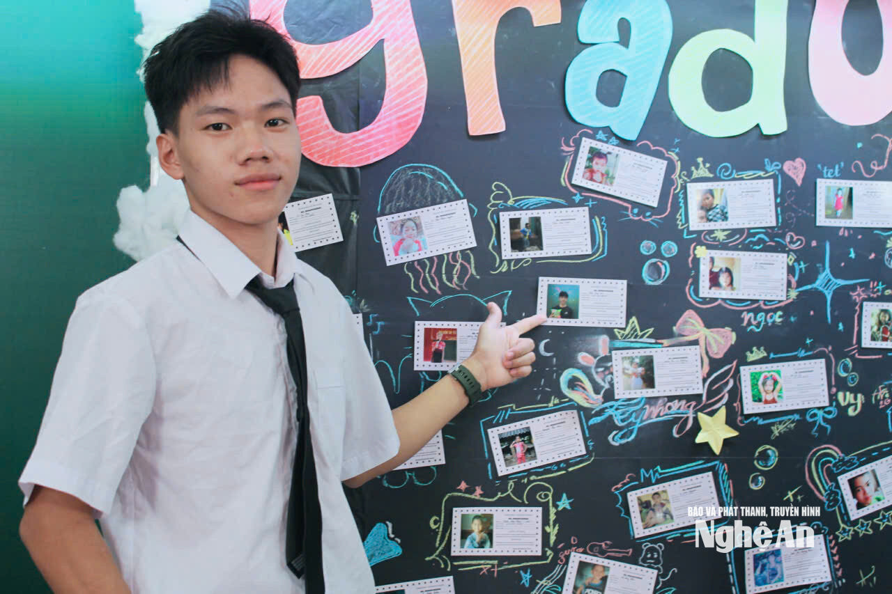 Cậu học trò người dân tộc Mông Thò Bá Xa lúc học tại trường PTTH Dân tộc nội trú tỉnh Nghệ An. Ảnh GH