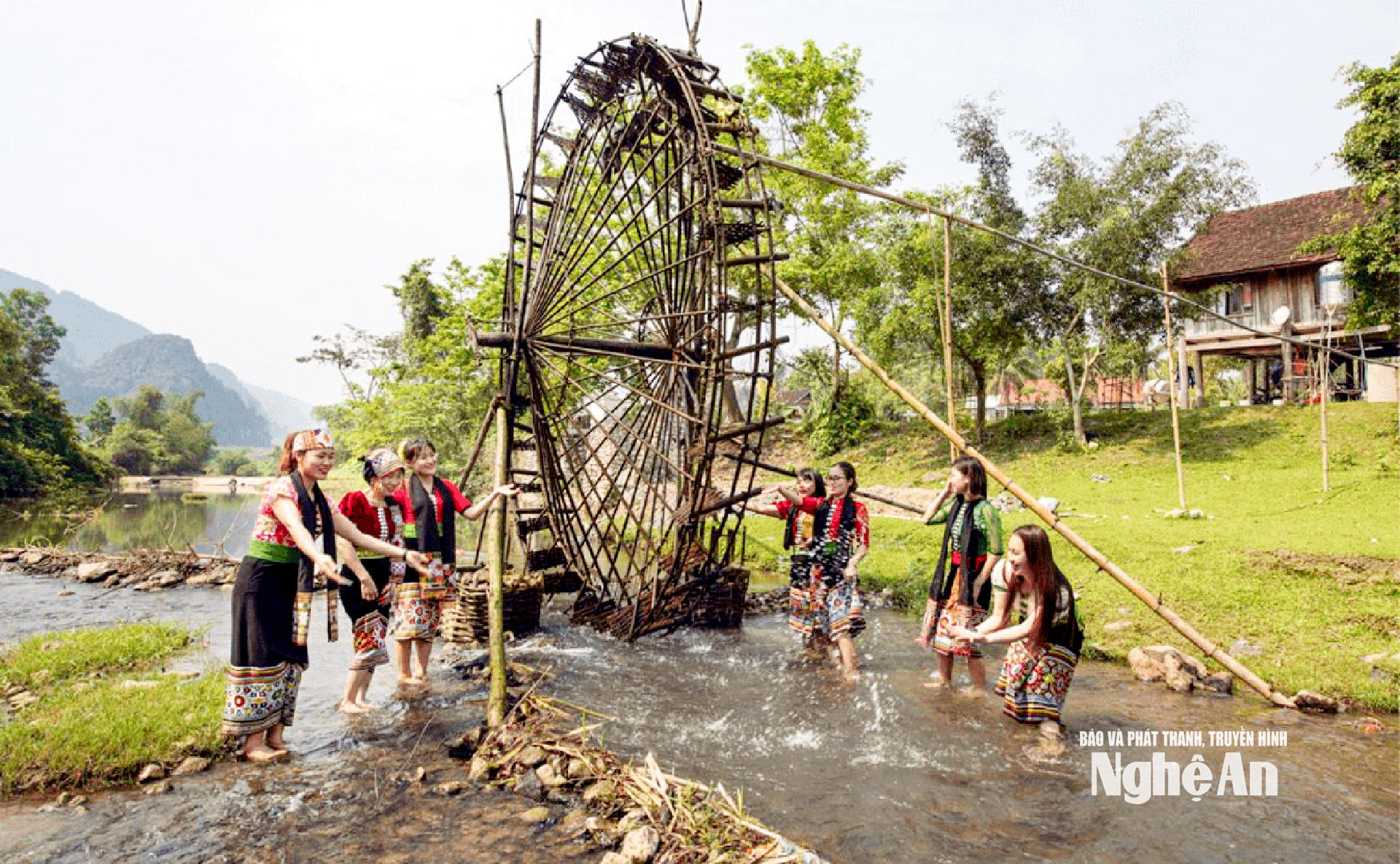 Cọn nước trên địa bàn xã Mường Chọng. Ảnh tư liệu Lê Quang Dũng