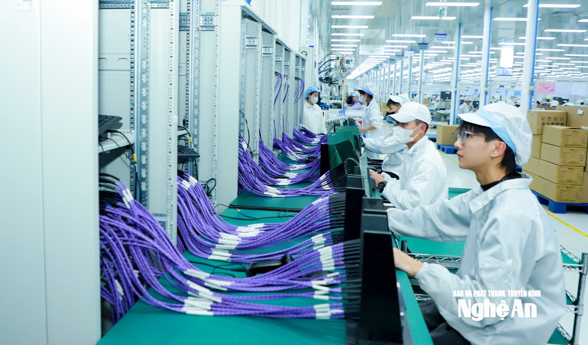  Công nhân làm việc tại KCN VISIP Nghệ An