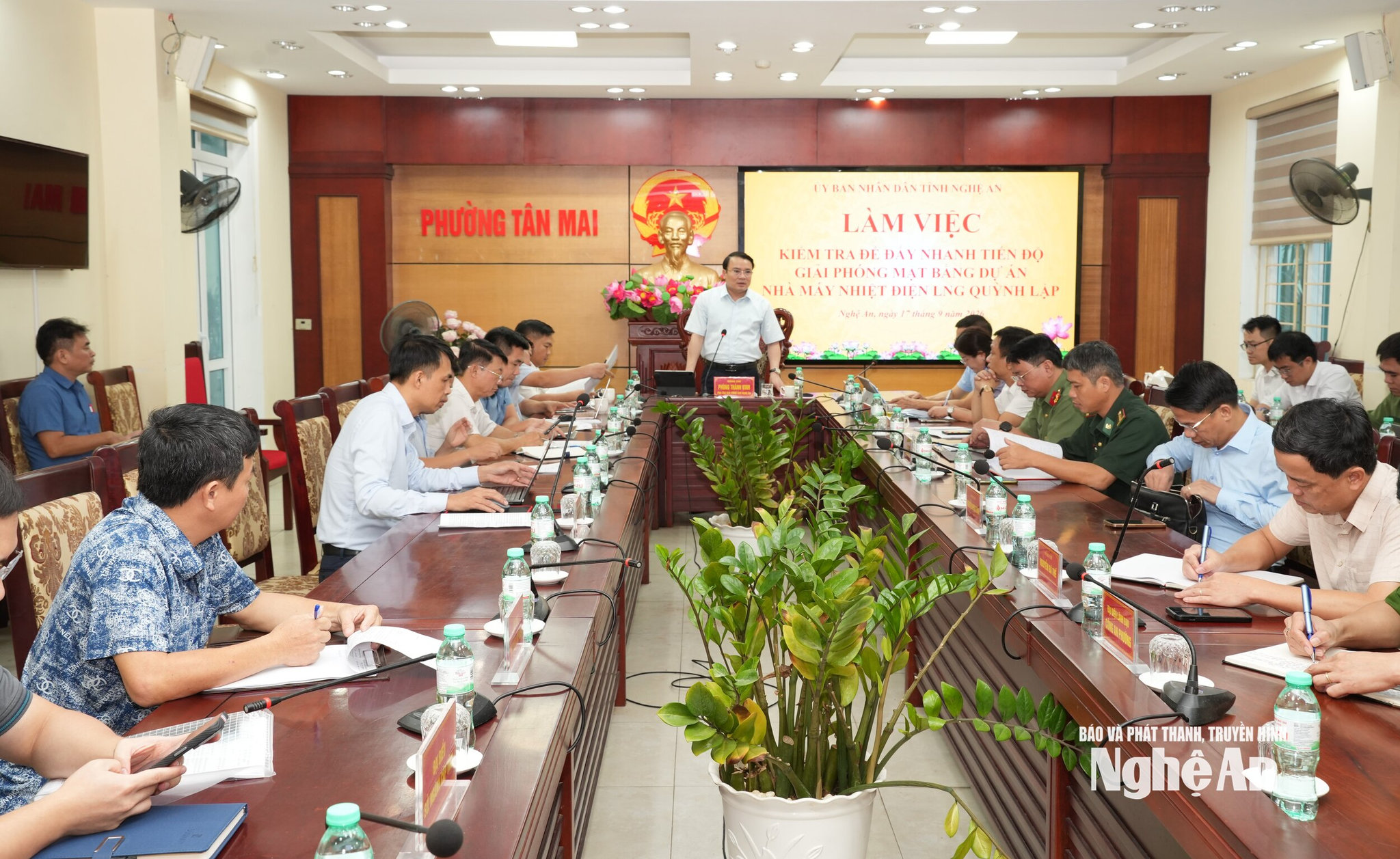 Toàn cảnh buổi làm việc. Ảnh Nguyễn Toàn