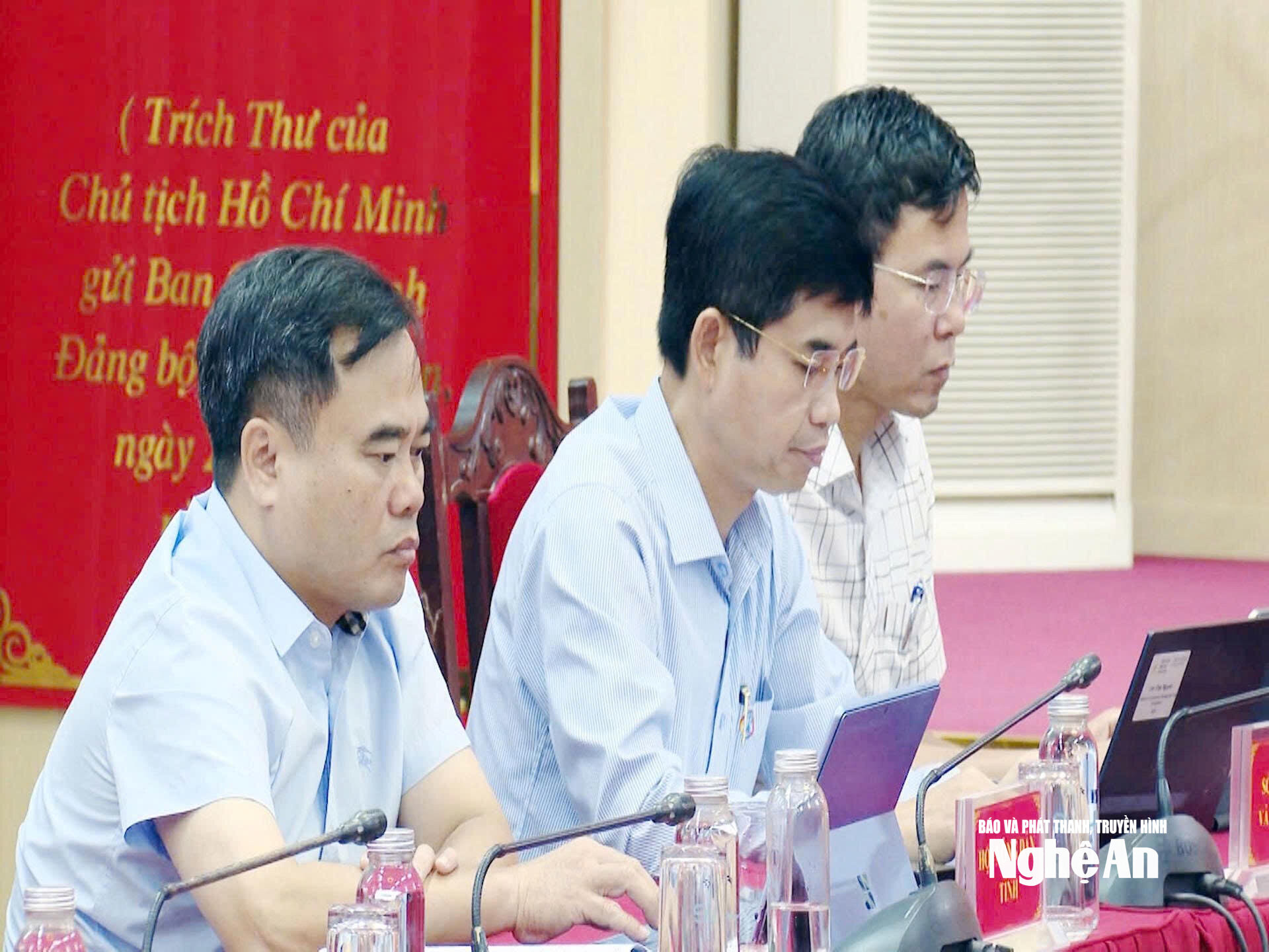 bna_-dai-dien-cac-so-nganh-tham-du-buoi-lam-viec-trien-khai-xay-dung-de-an-lang-hanh-phuc-muong-long.-anh-pv-2-(1).jpg