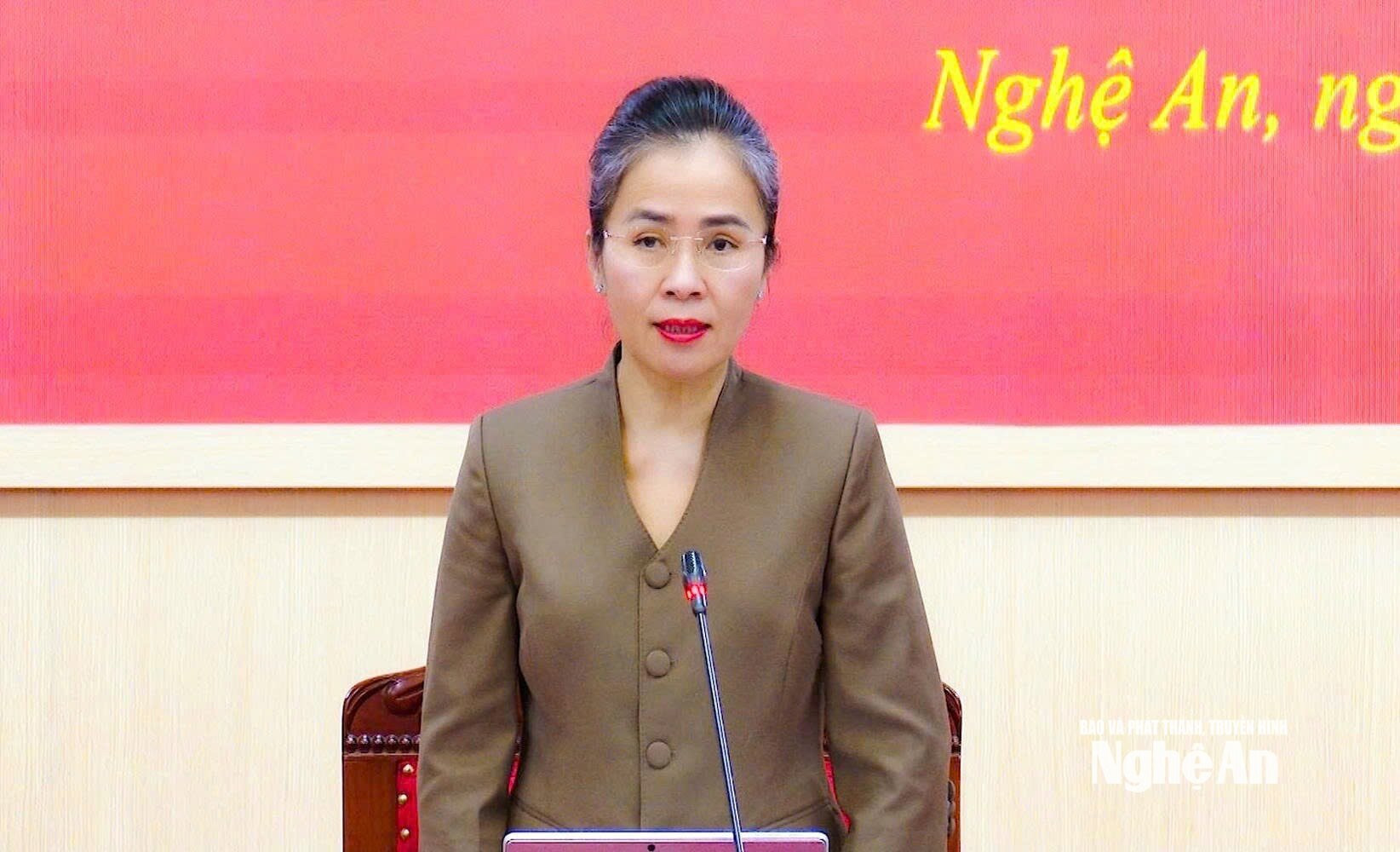 ien-duoc-lieu-tinh-chu-tri-cuoc-lam-viec-voi-tap-doan-th-va-dang-uy-xa-muong-long-ve-de-an-lang-hanh-phuc-muong-long.-anh-pv(1).jpg