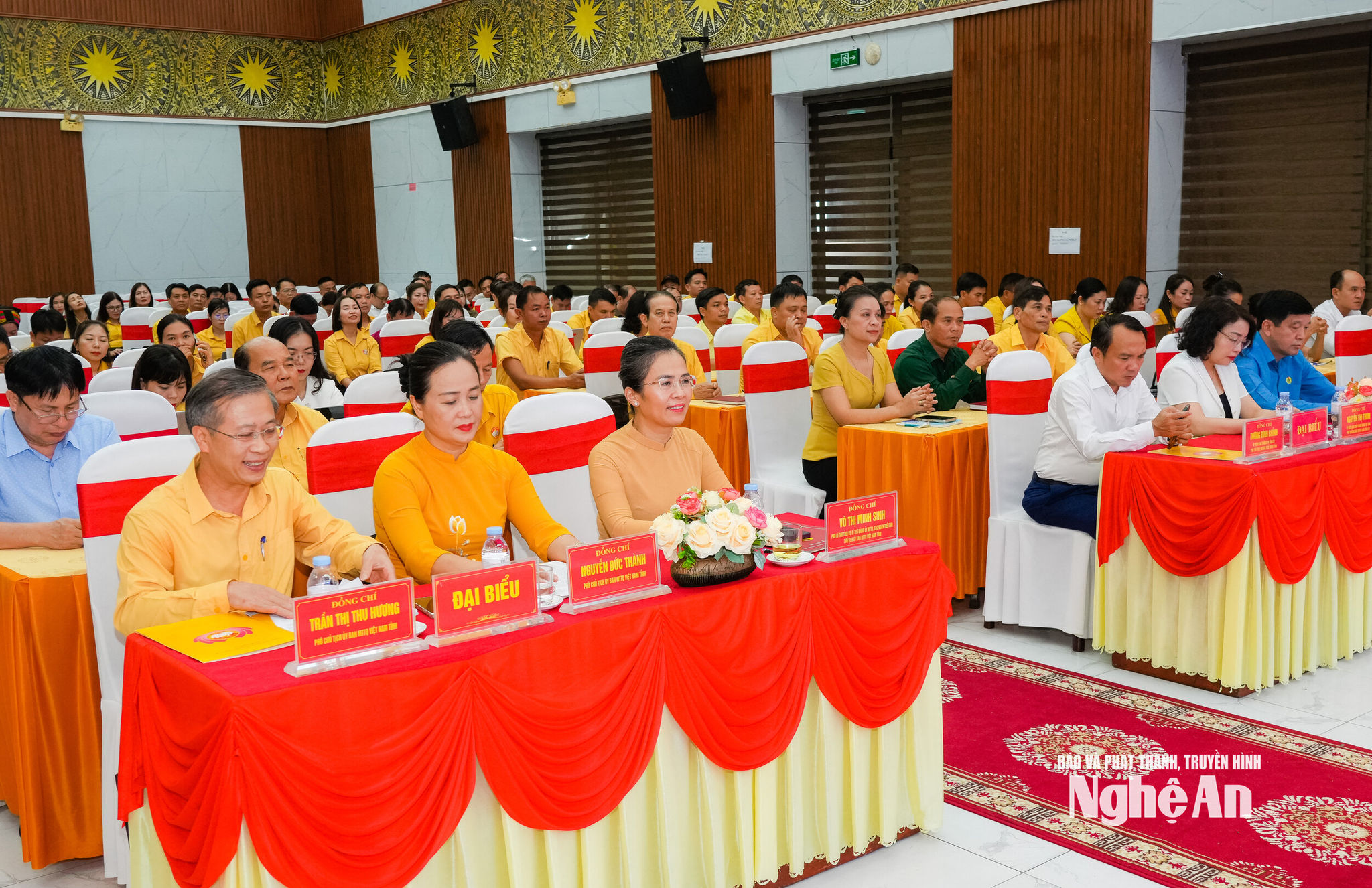 Toàn cảnh