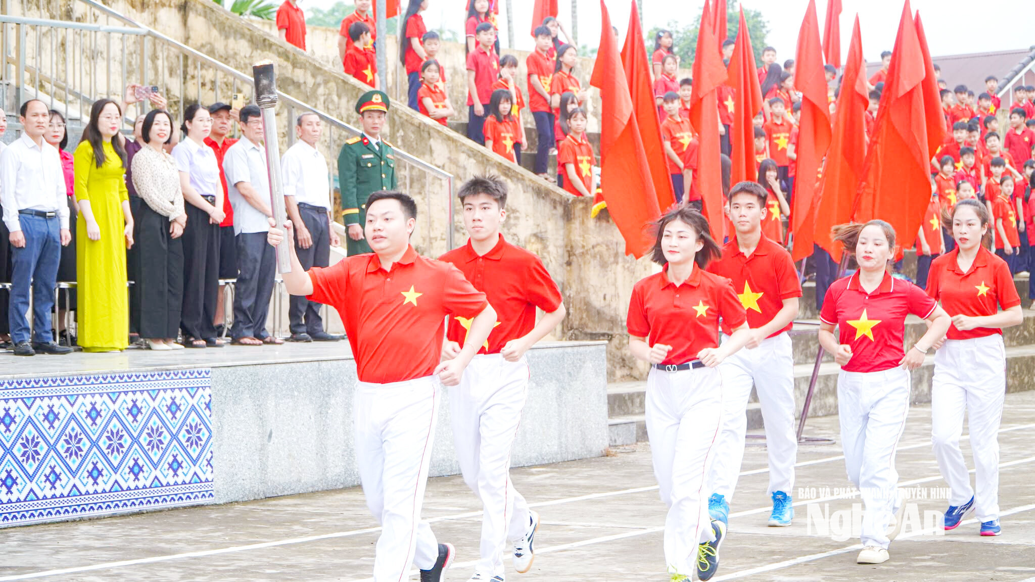 Khai mạc Đại hội TDTT tai xã Quế Phong. Ảnh CSCC