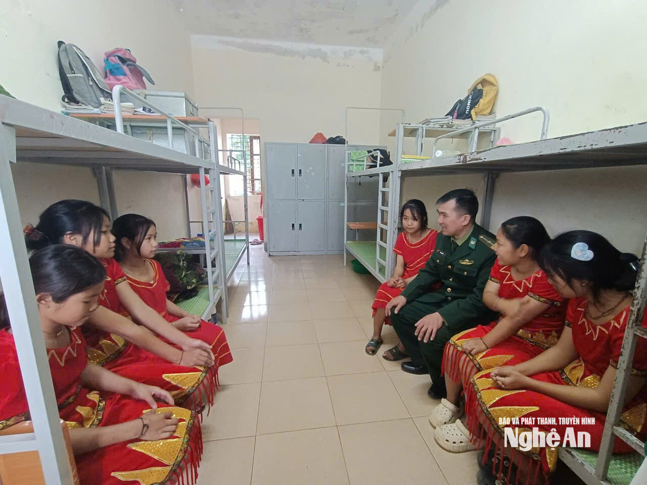 PHONG NU