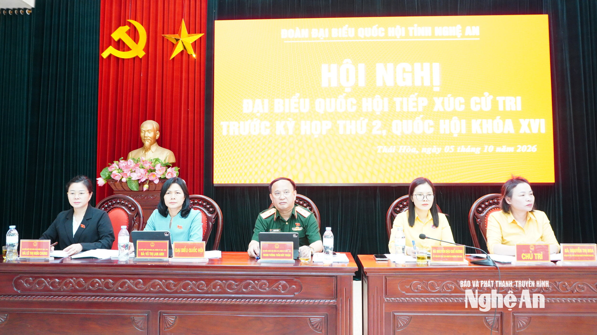 Đại biểu Quốc hội tham gia tiếp xúc cử tri