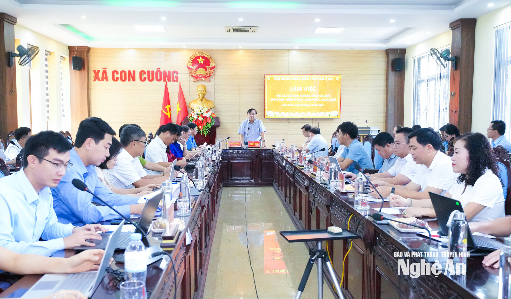 Quang cảnh cuộc làm việc. Ảnh: Mai Hoa