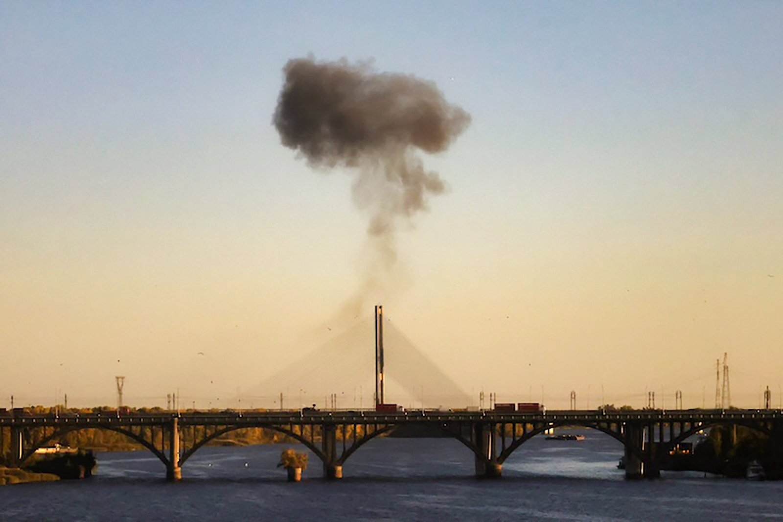 kyiv_bridges.jpg