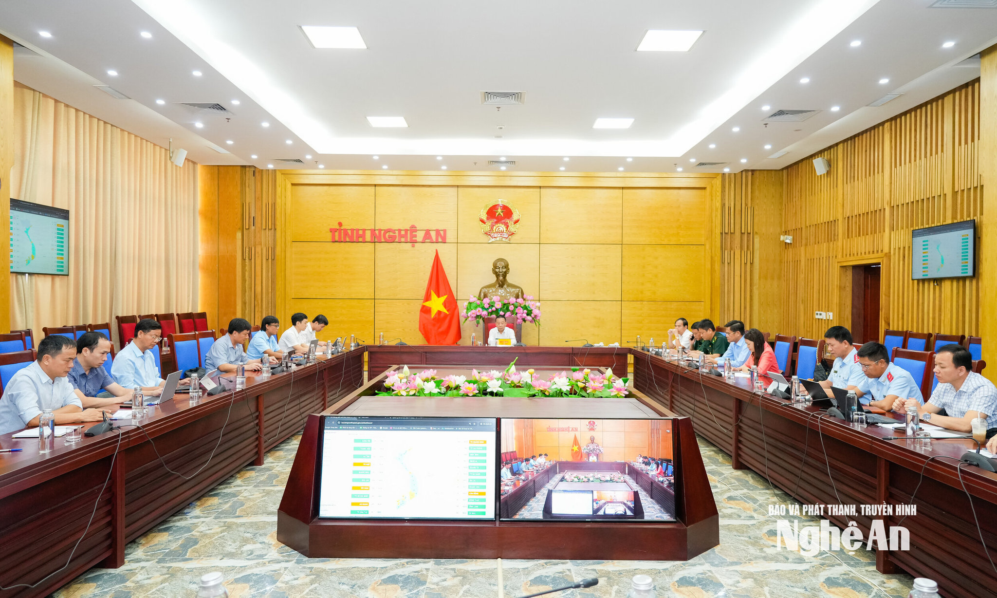 Quang cảnh điểm cầu tại Nghệ An. Ảnh: T.L