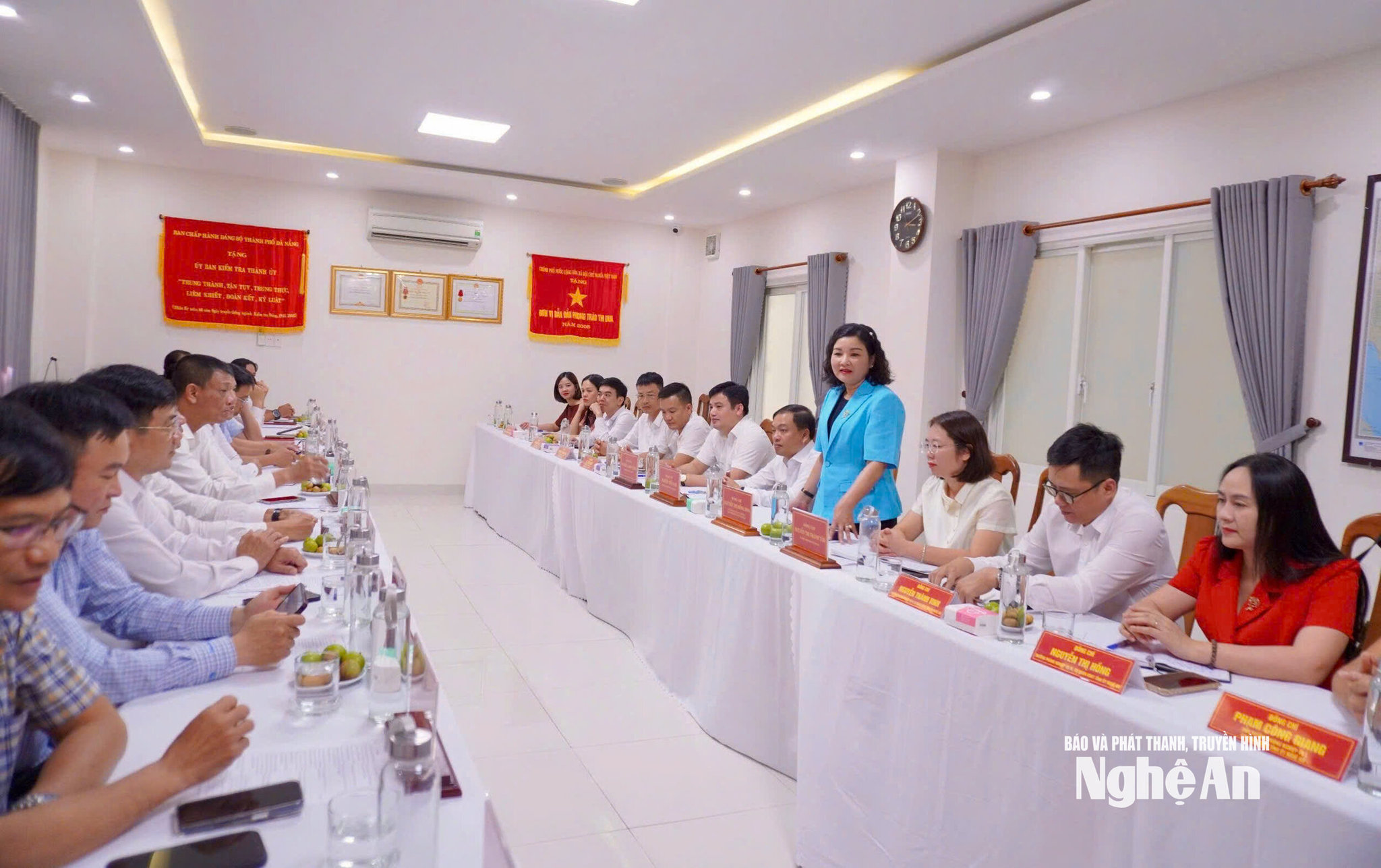 Hồng 2