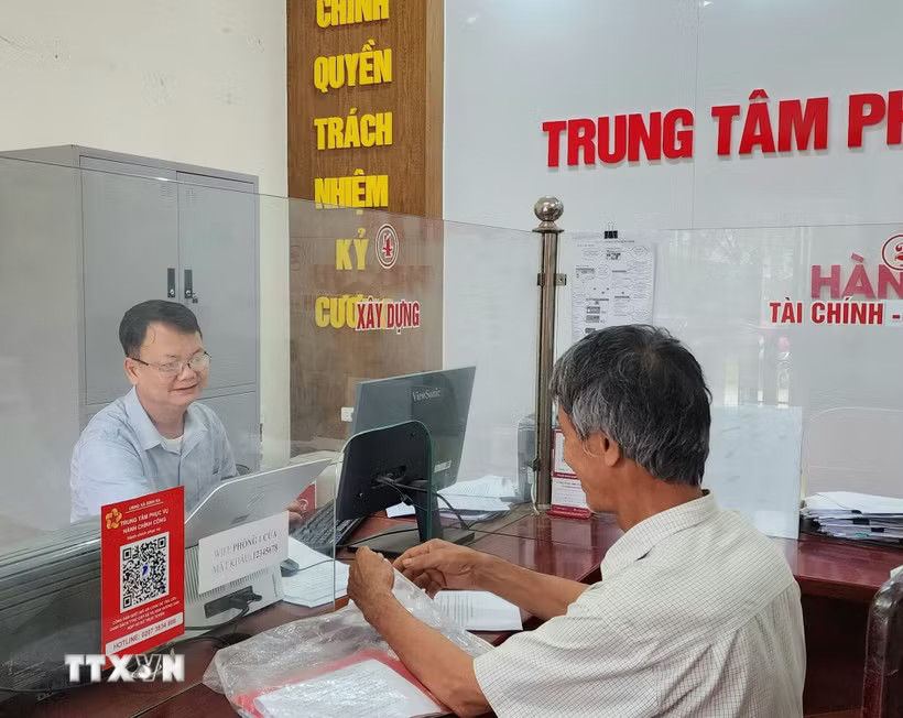 Bộ Nội vụ đề nghị các địa phương báo cáo gửi về Bộ Nội vụ và Bộ Tài chính trước ngày 25/10. (Ảnh: Chu Thanh Vân/TTXVN)