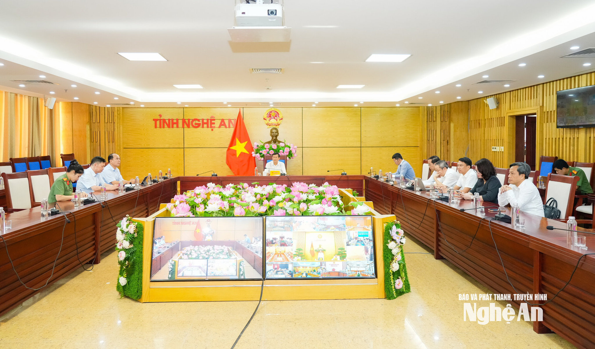 toàn cảnh