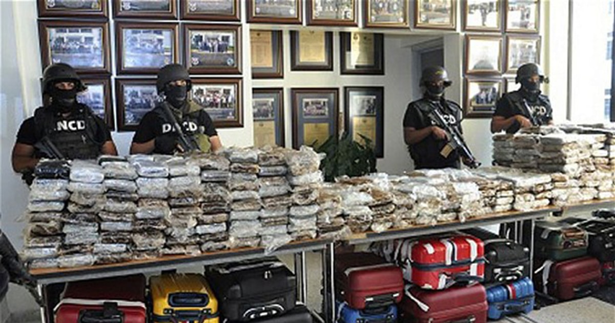 Máy bay triệu phú Pháp chở 700 kg cocain