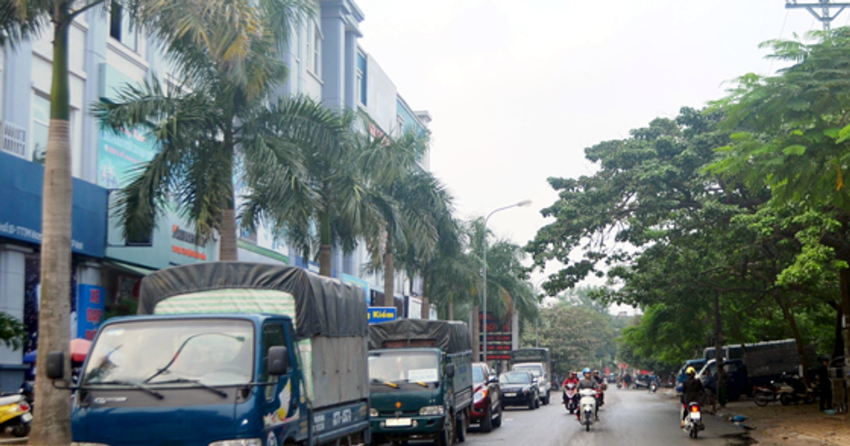 Thai Phien Street - A spectrum of emotions