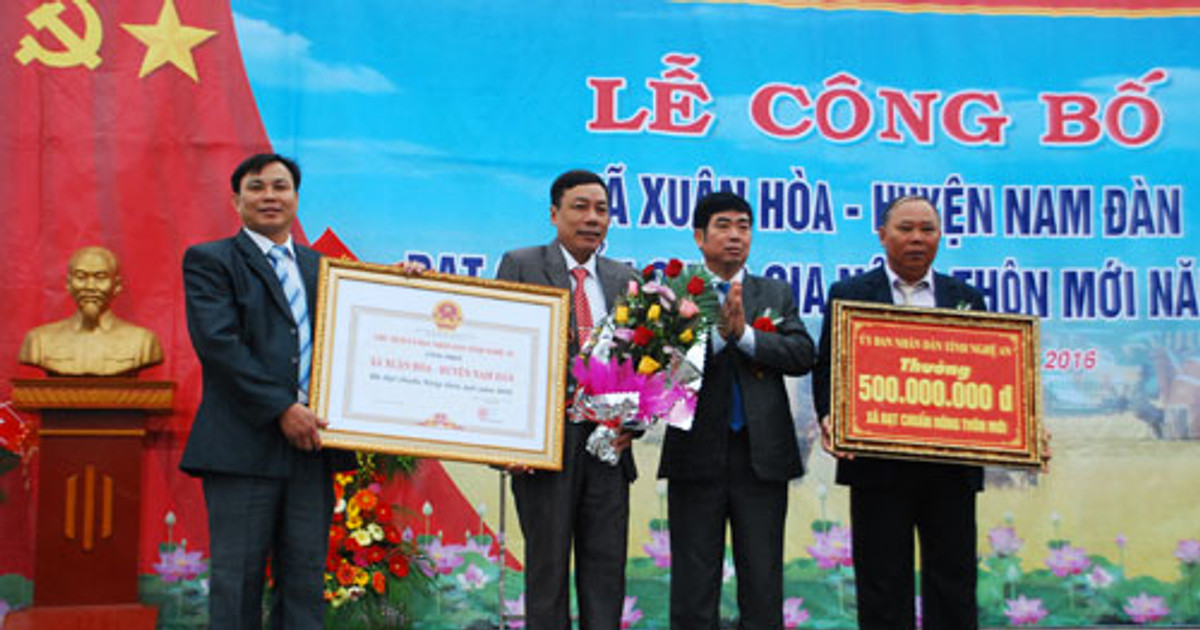 Xuan Hoa commune receives certificate recognizing it as a New Rural ...