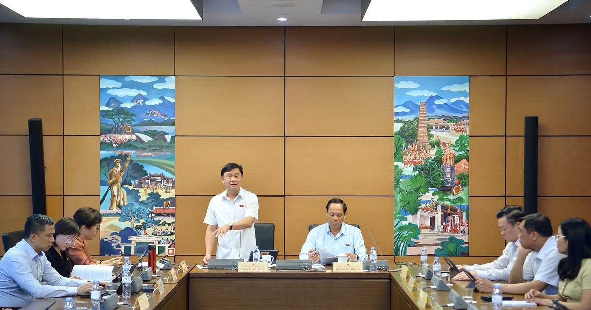 Quốc hội thảo luận tại tổ về 14 cơ chế, chính sách đặc thù phát triển tỉnh Nghệ An