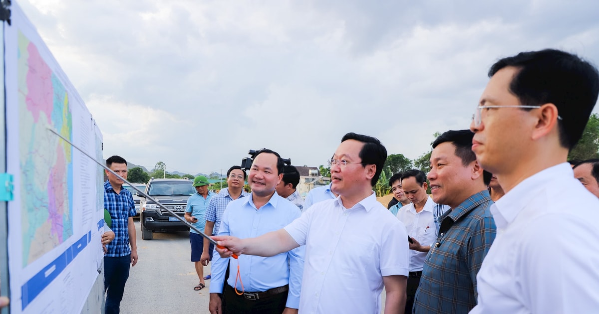 Chủ tịch UBND tỉnh Nguyễn Đức Trung kiểm tra tiến độ các dự án trọng điểm giao thông