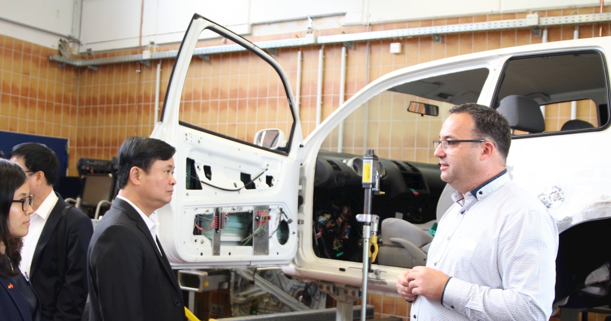 Bí thư Tỉnh ủy Thái Thanh Quý khảo sát cơ sở đào tạo nghề tại thành phố Erfurt, CHLB Đức